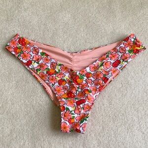 Blackbough Sophia bikini bottom in berry cherry size M